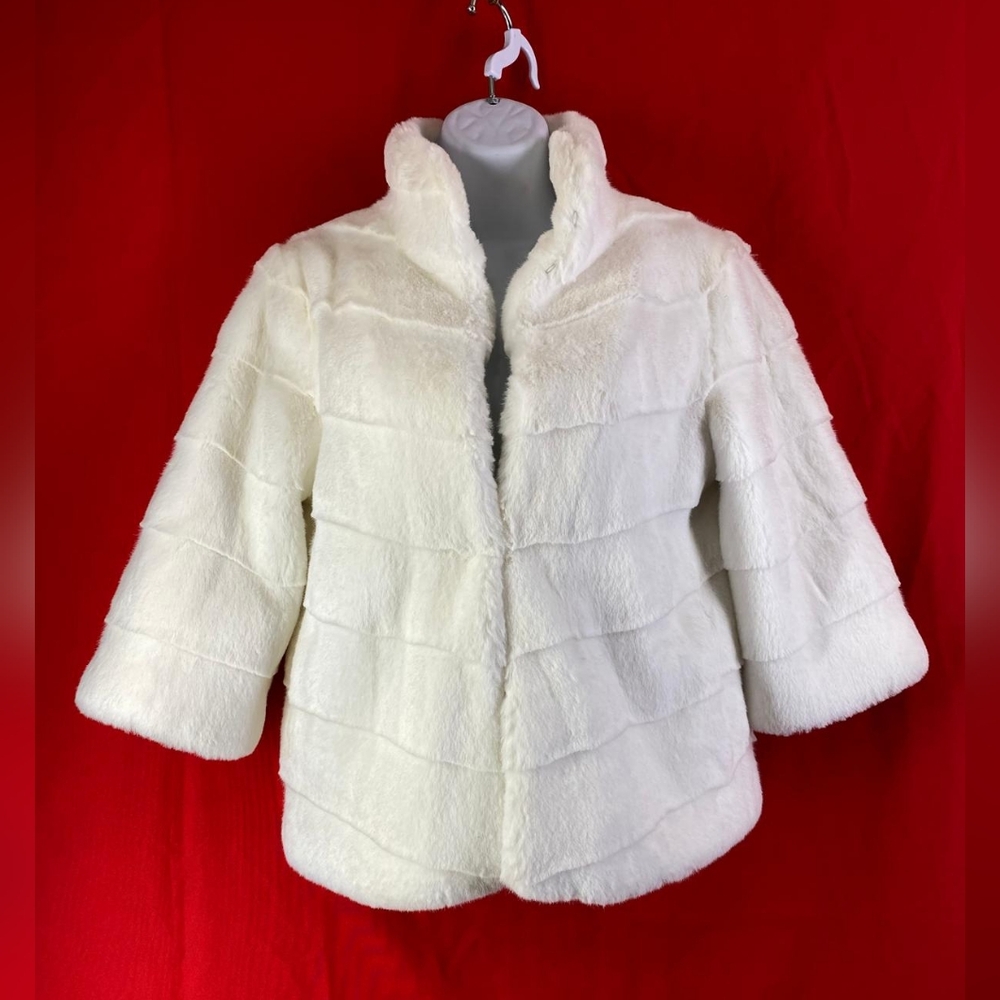 Marciano Guess White Faux Fur Tiered Jacket 3/4 Sleeve Coat Size XS